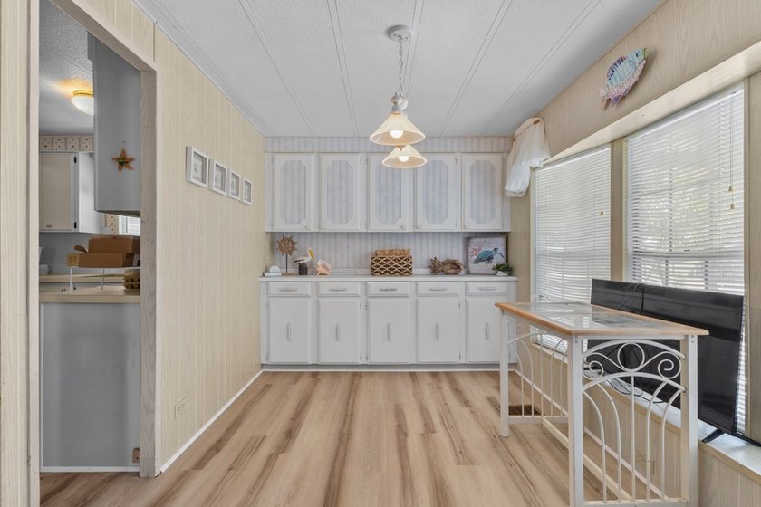 Located right in the heart of Steinhatchee, this property offers - photo 8