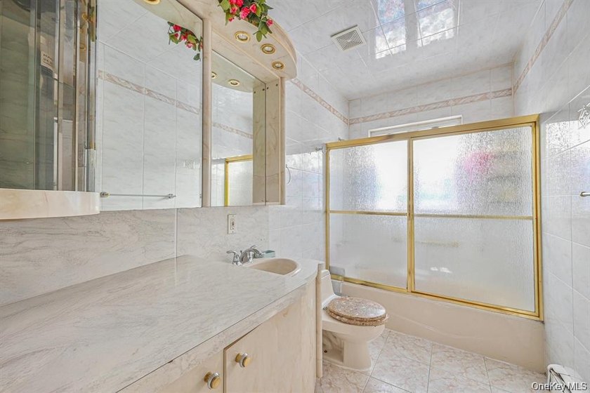 Beautiful brick single-family home in the heart of Forest Hills - photo 11