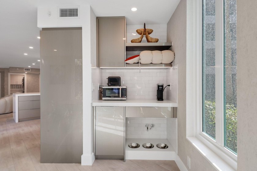 Exquisite, pet-friendly ground-floor walk-out residence in - photo 19