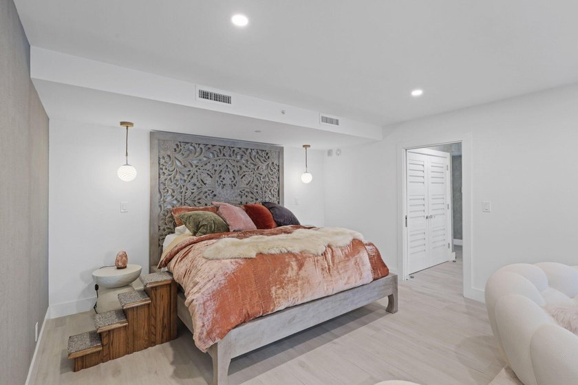 Exquisite, pet-friendly ground-floor walk-out residence in - photo 24
