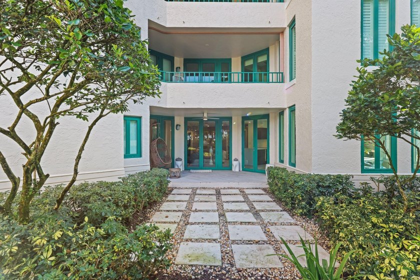 Exquisite, pet-friendly ground-floor walk-out residence in - photo 46