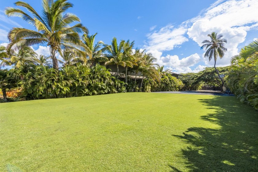 Envision crafting your bespoke luxury retreat on this exquisite - photo 16
