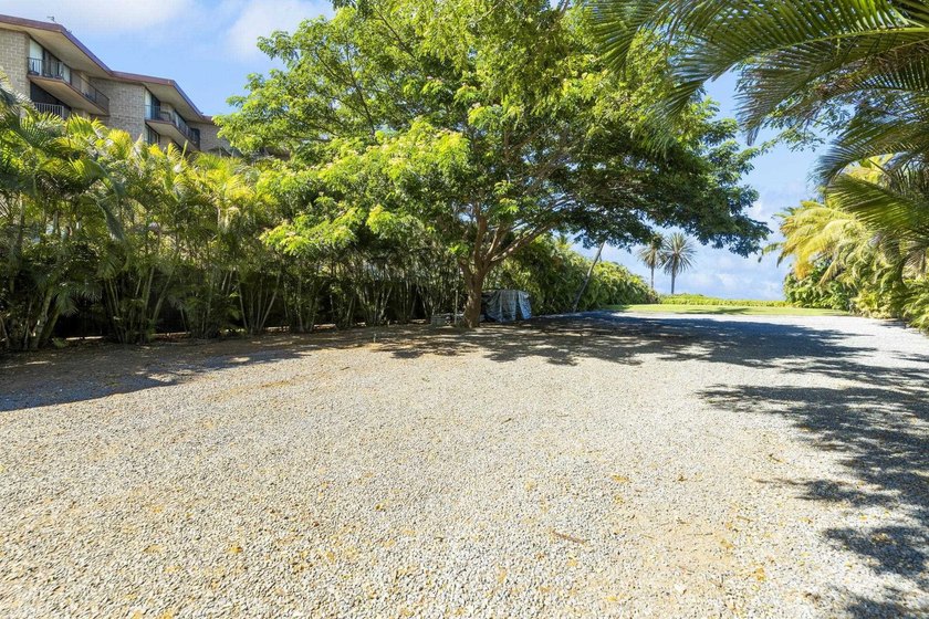 Envision crafting your bespoke luxury retreat on this exquisite - photo 18