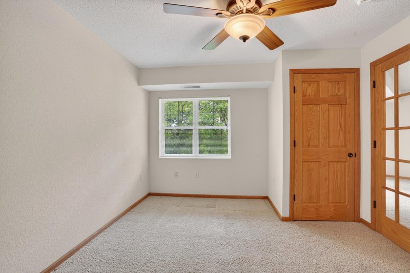 Welcome to maintenance free 55+ living in this spacious - photo 14