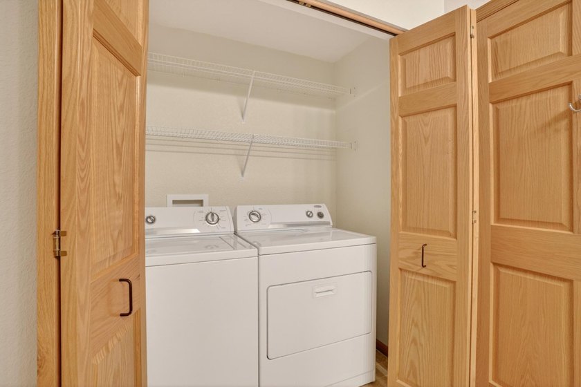 Welcome to maintenance free 55+ living in this spacious - photo 16