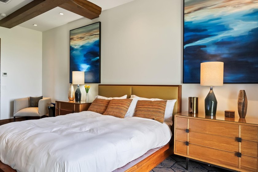 Sunlight and ocean breezes flow through 21 feet of bi-folding - photo 26
