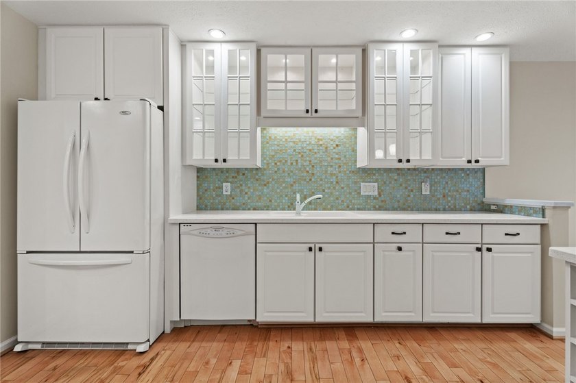 Welcome home to this beautifully maintained townhouse nestled on - photo 8