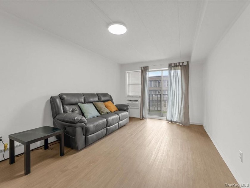 Rarely available south-facing one-bedroom, one-bathroom condo - photo 5