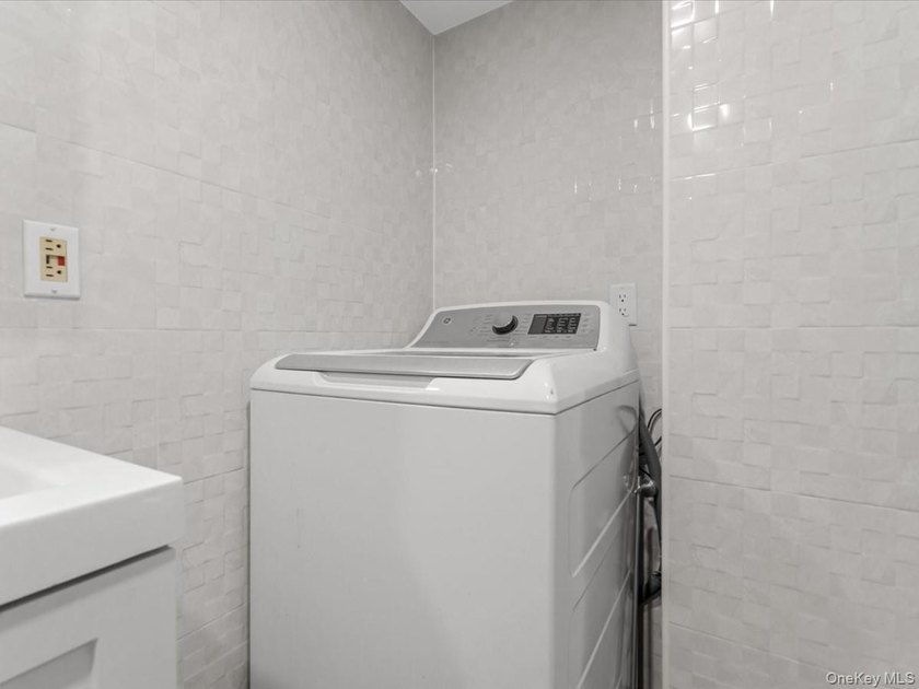 Rarely available south-facing one-bedroom, one-bathroom condo - photo 10