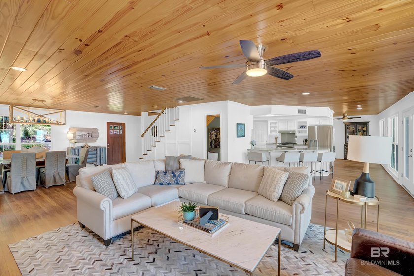 This exquisite bayfront residence features 1.22 acres along the - photo 5