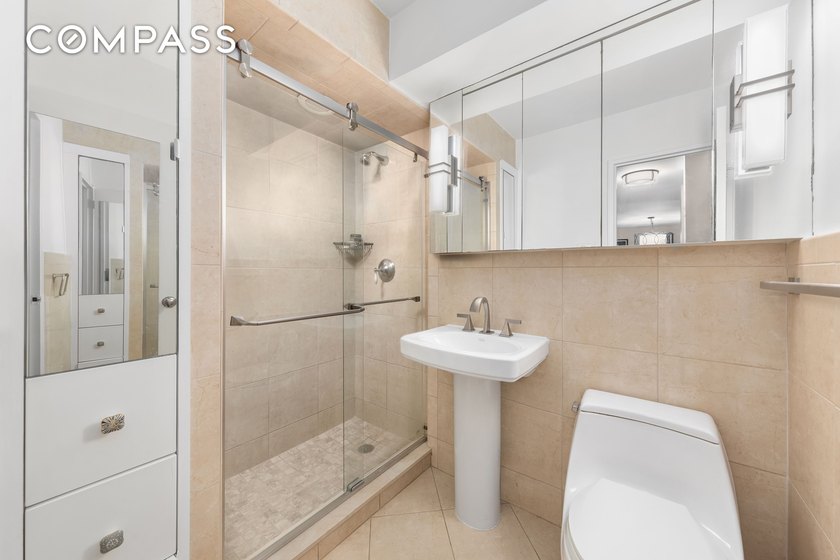 Discover this sun-filled classic Upper East Side 2-bedroom - photo 8