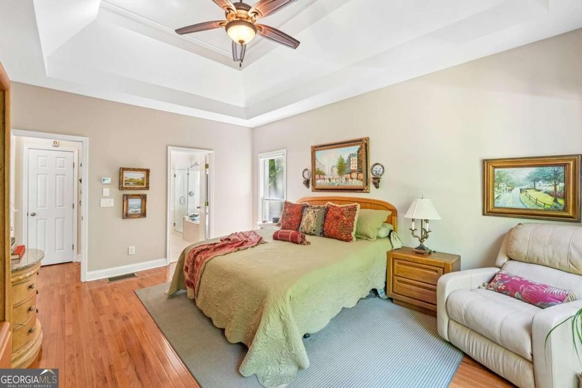 MAJOR PRICE IMPROVEMENT! One of the best priced-per-sqft homes - photo 11