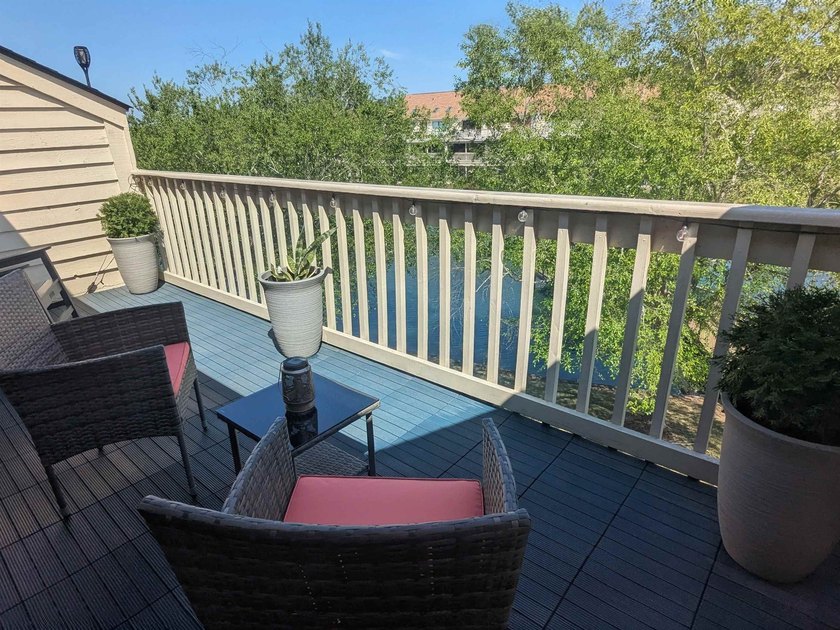 PRICE IMPROVEMENT!!! Welcome to Fairwood Lakes! This spacious - photo 14