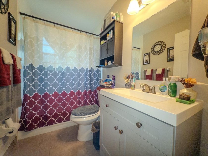 Discover this charming 2-bedroom, 1-bath single-family home - photo 17
