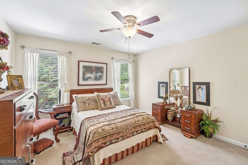 MAJOR PRICE IMPROVEMENT! One of the best priced-per-sqft homes - photo 18
