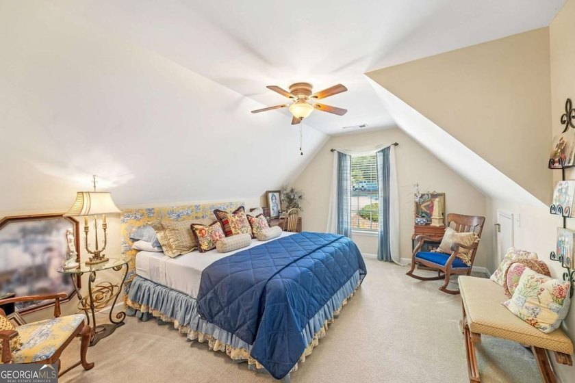 MAJOR PRICE IMPROVEMENT! One of the best priced-per-sqft homes - photo 19
