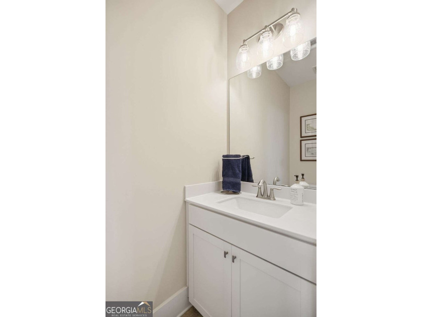 Owner's suite on the main, flexible main-level guest/office - photo 22