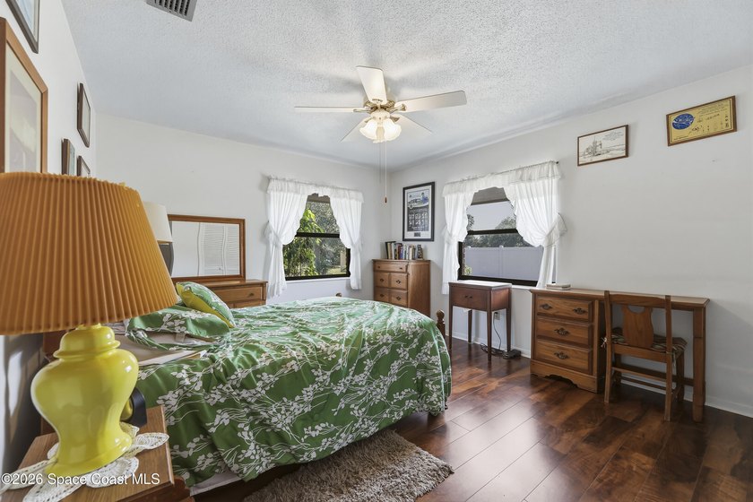 Welcome home to this beautiful 4 bedroom, 2 bath pool home in - photo 32
