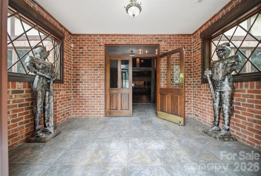 Exceptional commercial opportunity offering over 8,700 square - photo 3