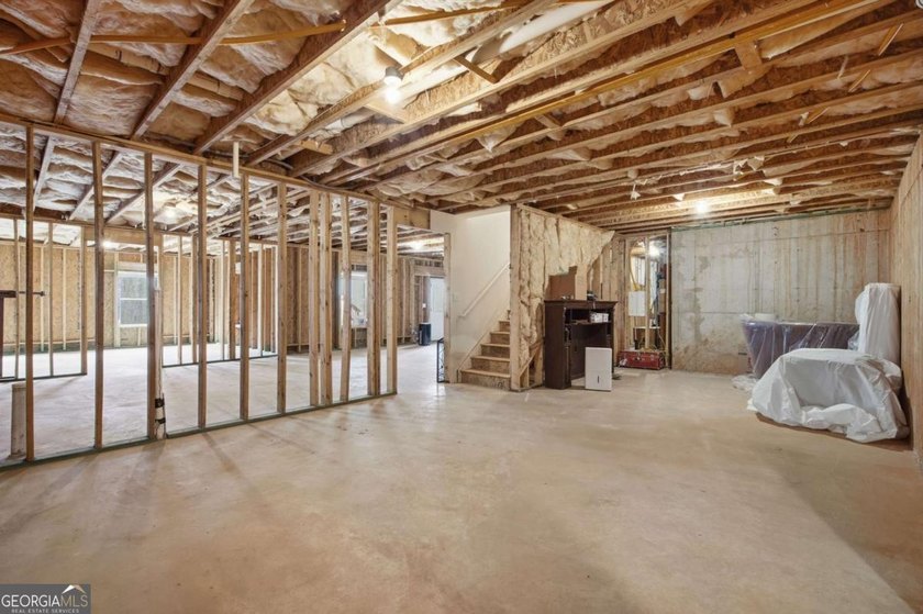 Owner's suite on the main, flexible main-level guest/office - photo 35