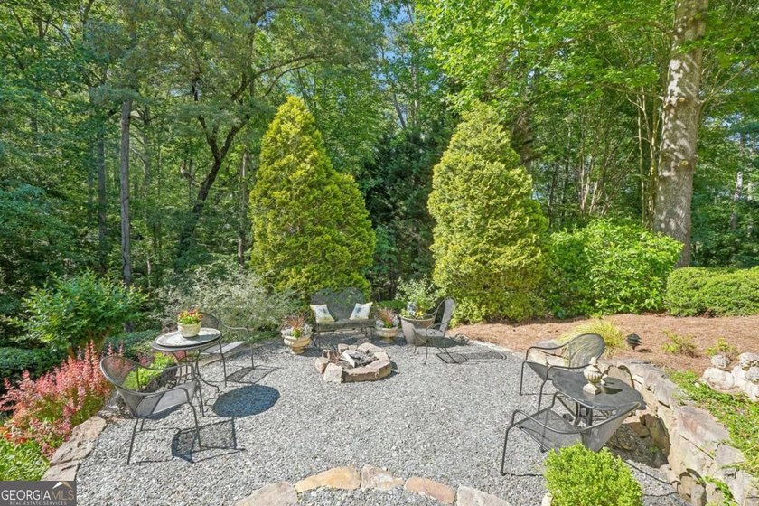 MAJOR PRICE IMPROVEMENT! One of the best priced-per-sqft homes - photo 35