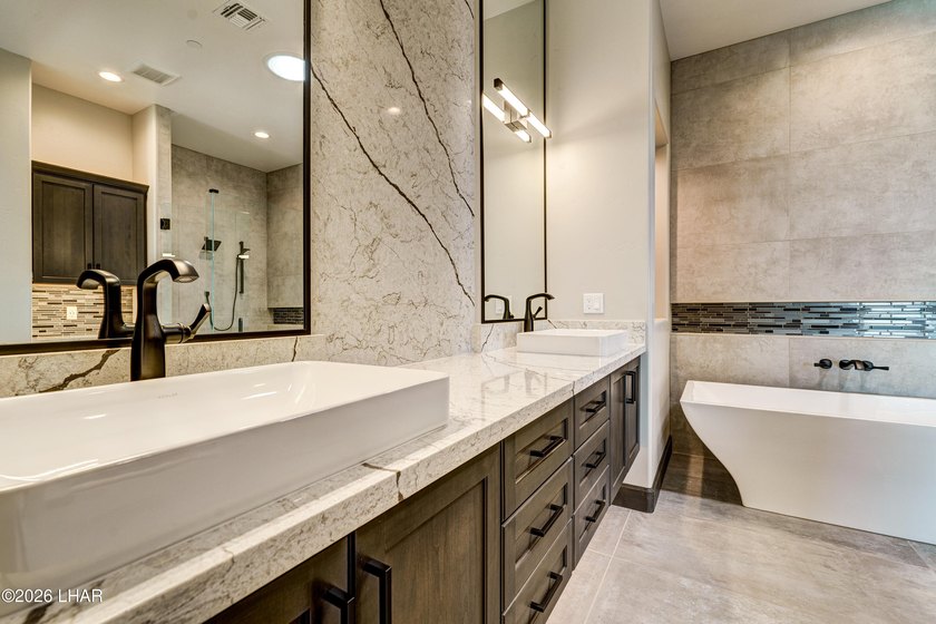 Experience elevated desert living in this beautifully crafted - photo 36
