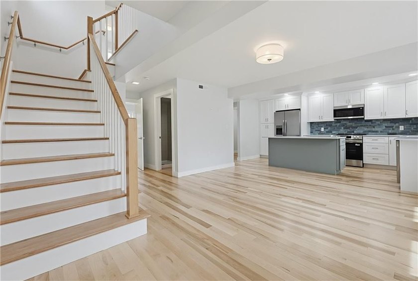 Set in a desirable Riverside location just moments from Crescent - photo 7