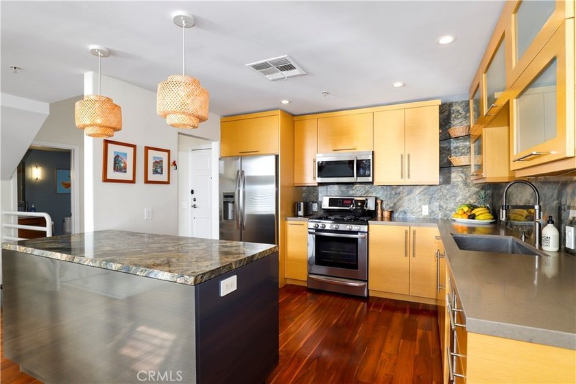 Proud to present this stunning 3-bedroom, 2.5-bath - photo 15