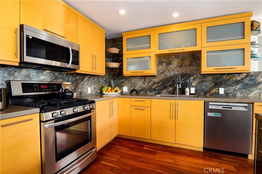 Proud to present this stunning 3-bedroom, 2.5-bath - photo 17