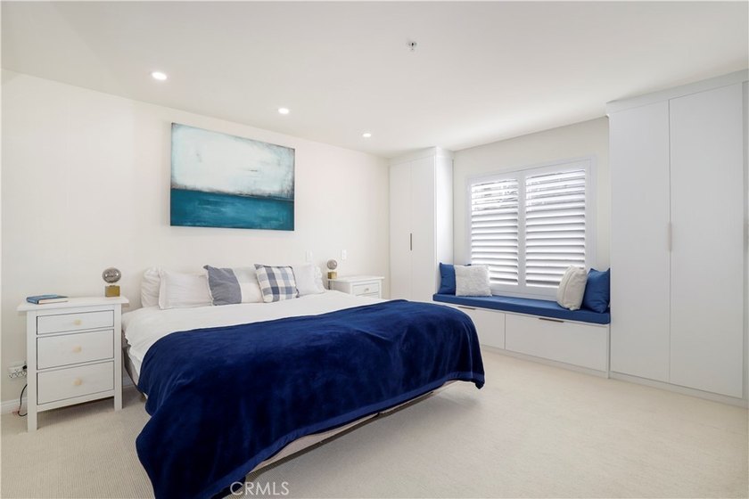 Proud to present this stunning 3-bedroom, 2.5-bath - photo 24