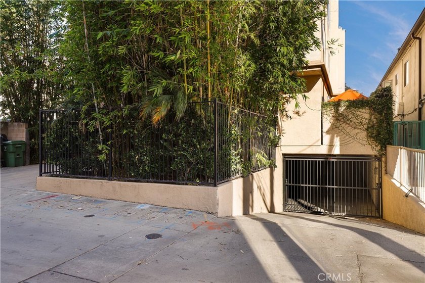 Proud to present this stunning 3-bedroom, 2.5-bath - photo 34