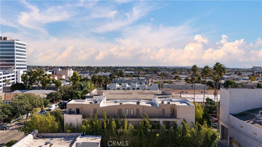 Proud to present this stunning 3-bedroom, 2.5-bath - photo 42
