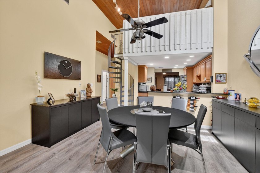 HUGE PRICE REDUCTION, Don't miss this one!!! Welcome to this - photo 11