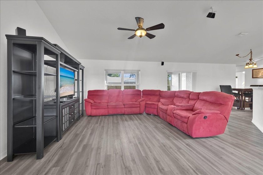 Discover the perfect combination of space, comfort, and location - photo 23
