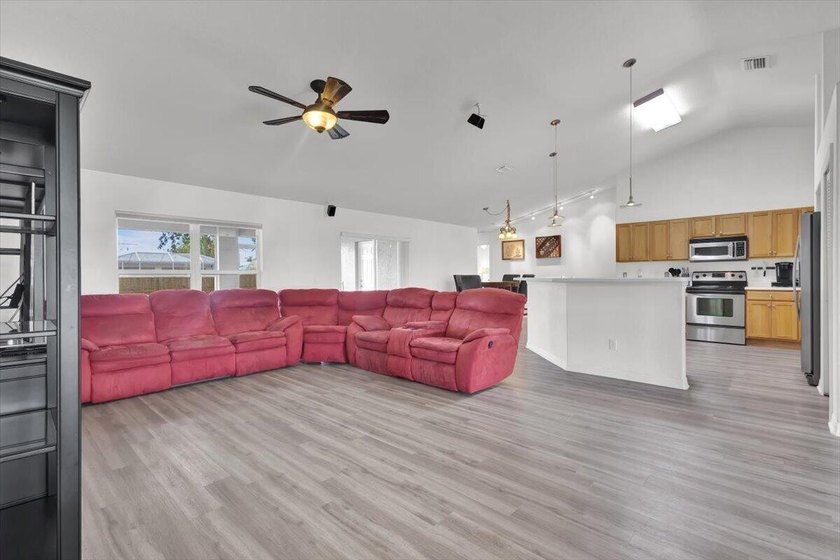 Discover the perfect combination of space, comfort, and location - photo 24