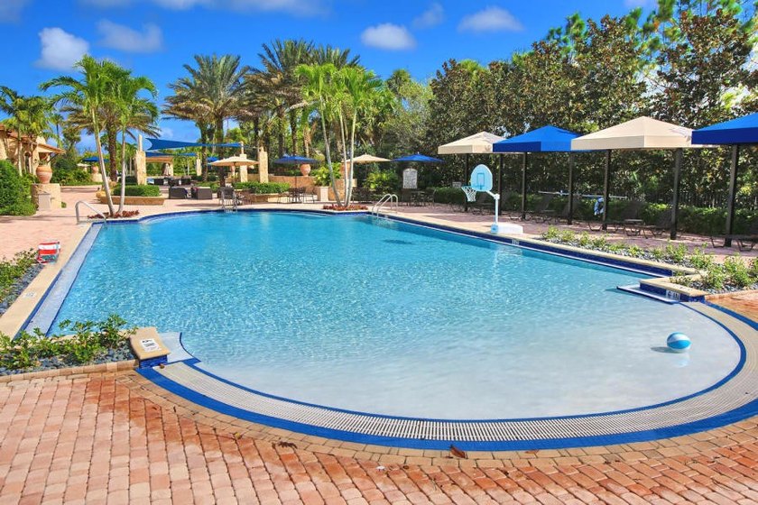 Experience elevated living with a FULL GOLF Membership available - photo 43