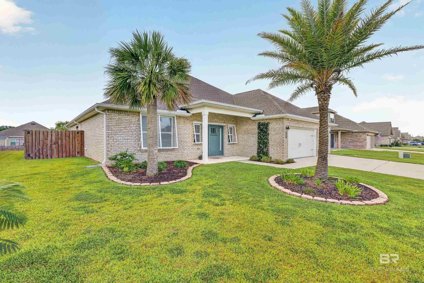 Move-in ready and beautifully maintained, this exceptional - photo 7