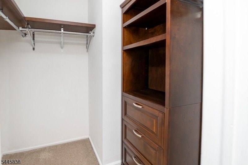 Welcome to this meticulously kept 2-bedroom townhouse complete - photo 24
