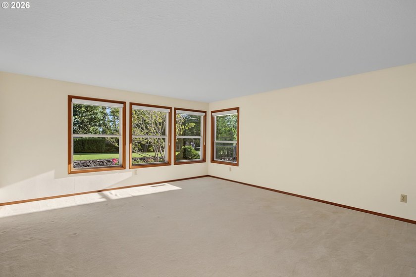 This property is situated on a premier golf course location - photo 7