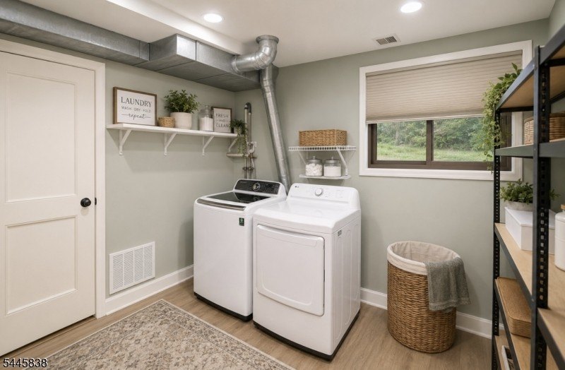 Welcome to this meticulously kept 2-bedroom townhouse complete - photo 39