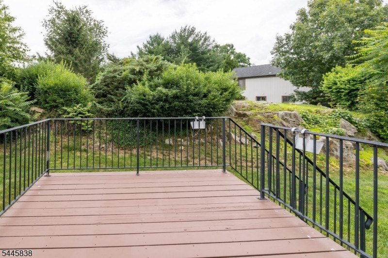 Welcome to this meticulously kept 2-bedroom townhouse complete - photo 40