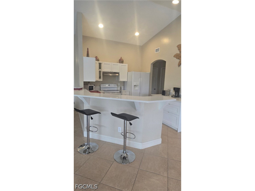 Back on the market due to buyer financing. Sharp and inviting SW - photo 22