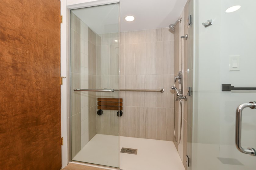 Spacious and inviting 3 bedroom, 2 bath ranch on a beautiful - photo 23