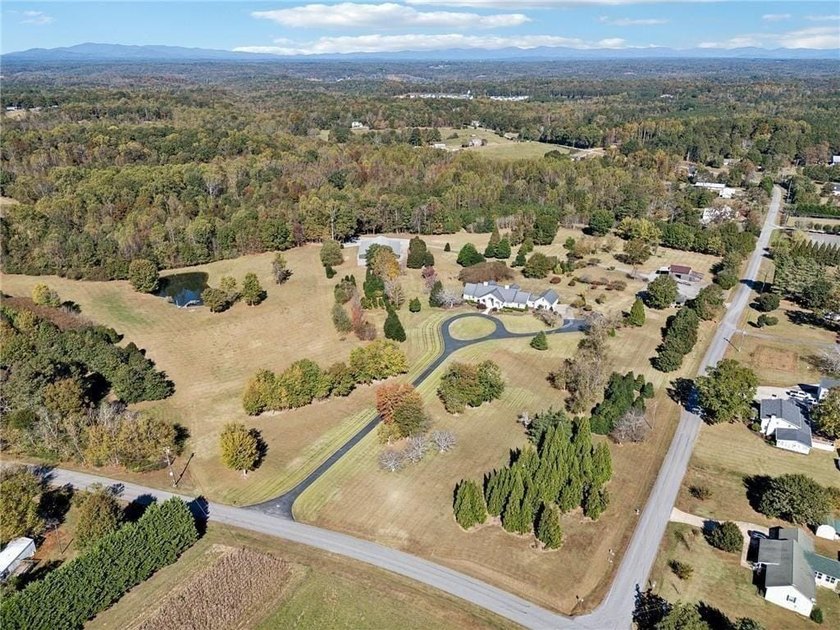 Once in a lifetime opportunity to own a picturesque property - photo 2