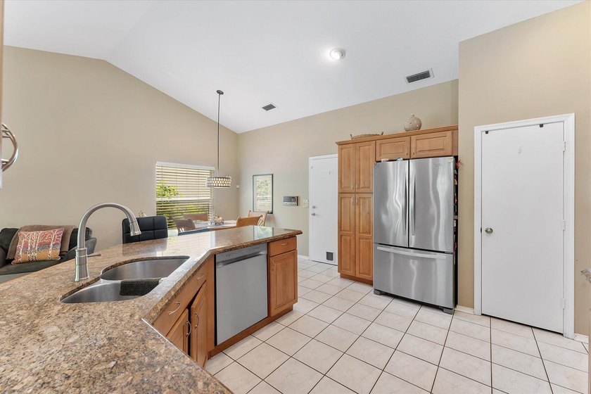 Welcome to your beautiful tranquil paradise and lush - photo 13