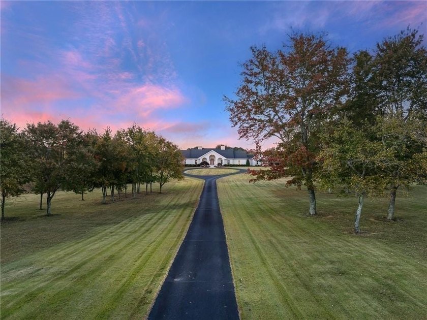 Once in a lifetime opportunity to own a picturesque property - photo 6