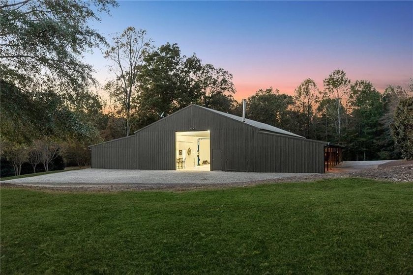Once in a lifetime opportunity to own a picturesque property - photo 7