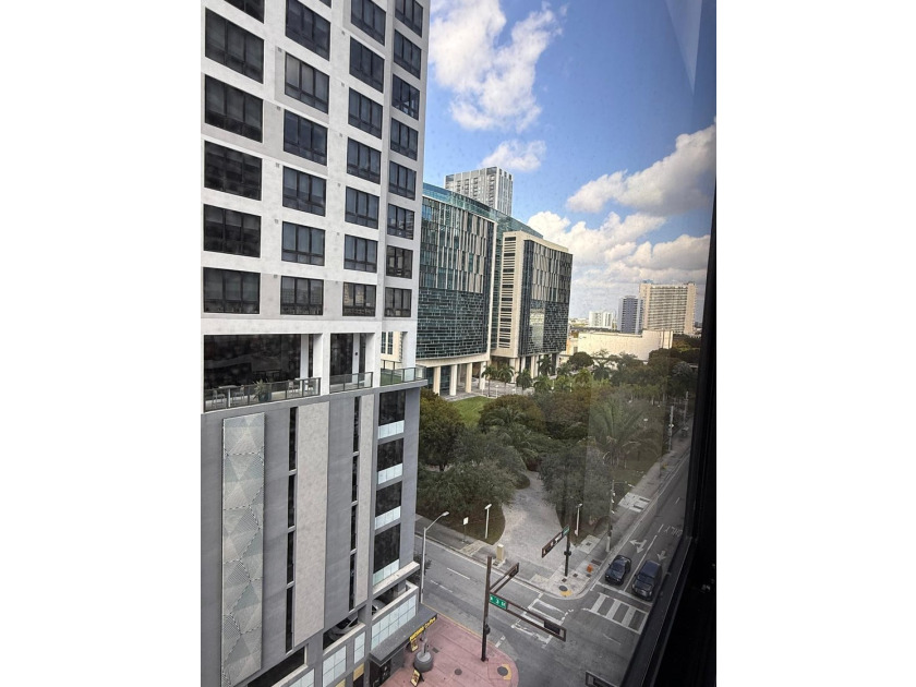 225 N Miami Ave 910 - photo 12