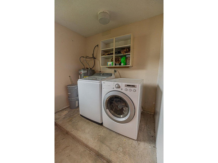 Freshly updated and ready to impress! This 3BR/2BA home with a - photo 13
