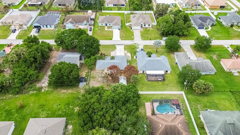Freshly updated and ready to impress! This 3BR/2BA home with a - photo 20
